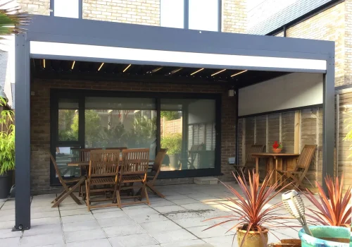 PergoDelux-pergola-with-blinds
